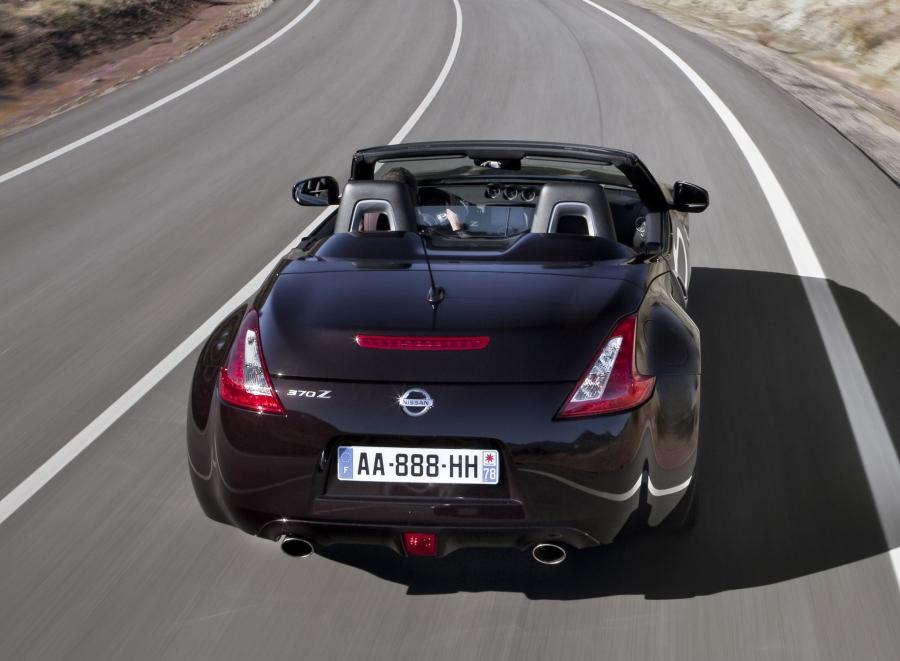  Nissan 370Z Roadster 2009 года  (фото 7 из 10)